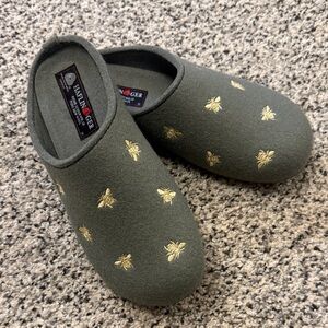 Haflinger Olive Slippers with Gold bees